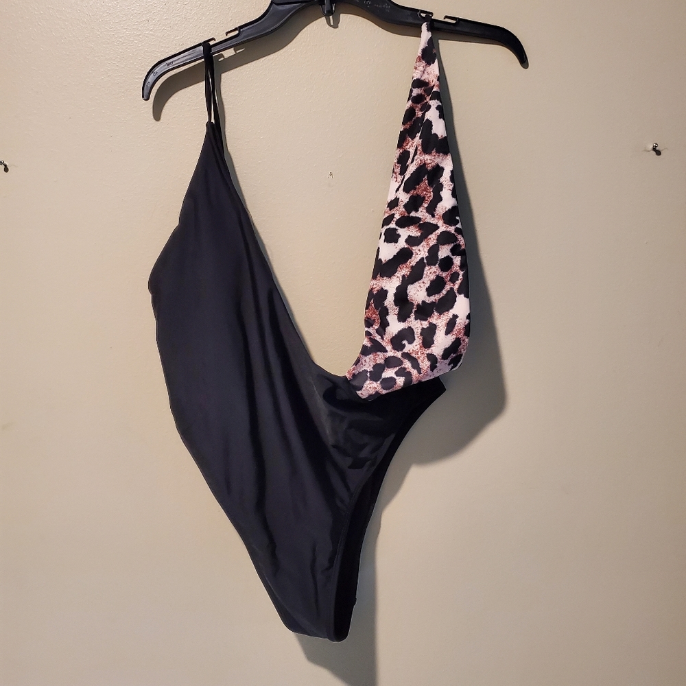 One shoulder One piece Swimsuit Women's Size L